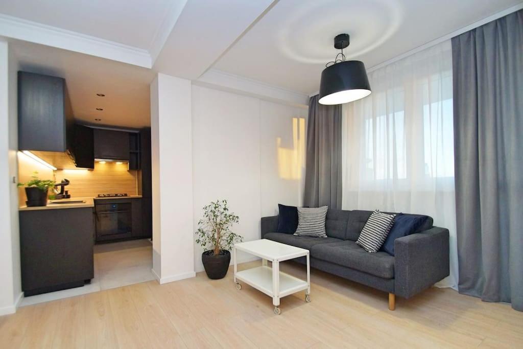 Apartament Korfantego Citycentre Z Widokiem Na Spodek Katoviçe Dış mekan fotoğraf