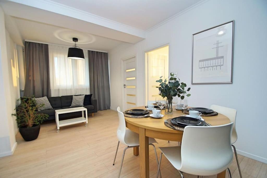 Apartament Korfantego Citycentre Z Widokiem Na Spodek Katoviçe Dış mekan fotoğraf